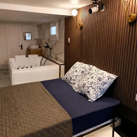 Apartment Romantique Avec Jacuzzi Et Cinema Pres De Paris