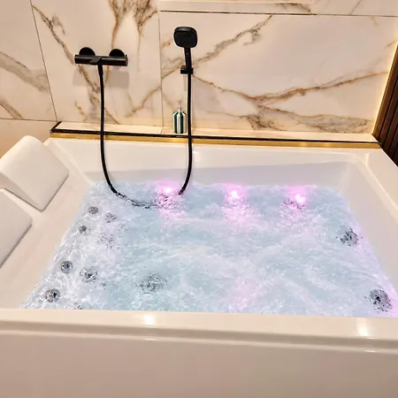Apartment Romantique Avec Jacuzzi Et Cinema Pres De Paris *