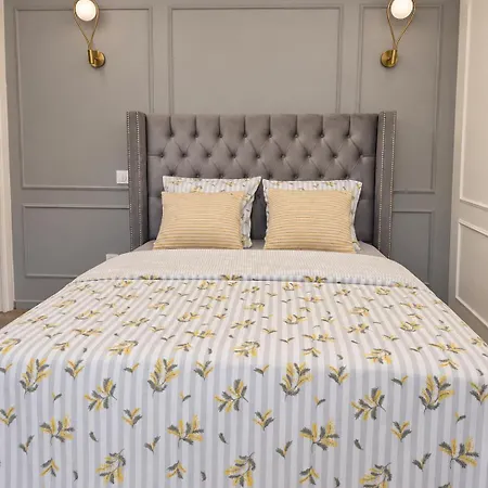 Romantique Avec Jacuzzi Et Cinema Pres De Paris Apartment Bobigny